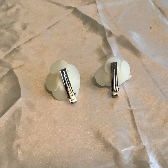 set of 2 small rose bud alligator clips - Picture 3 of 7